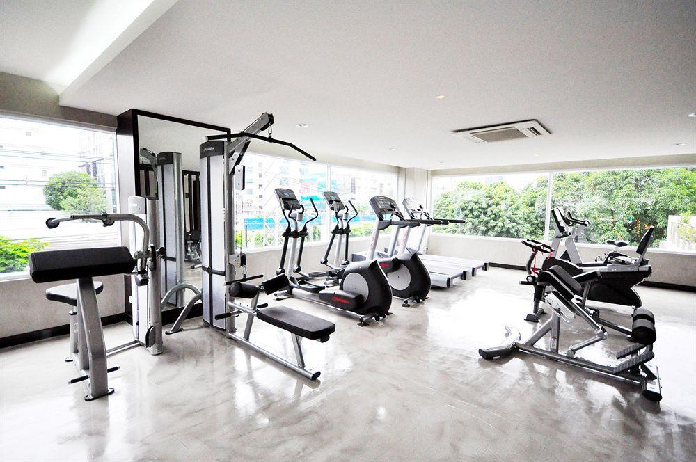 Parinda Hotel Bangkok Exterior photo