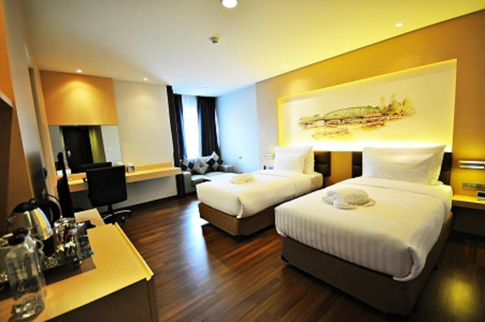 Parinda Hotel Bangkok Exterior photo