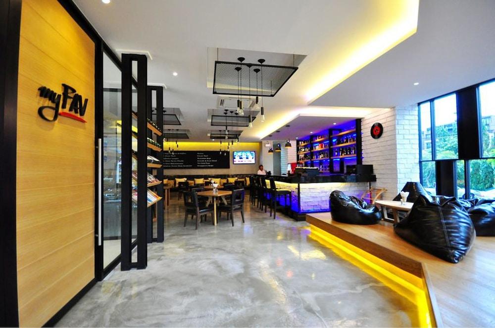Parinda Hotel Bangkok Exterior photo
