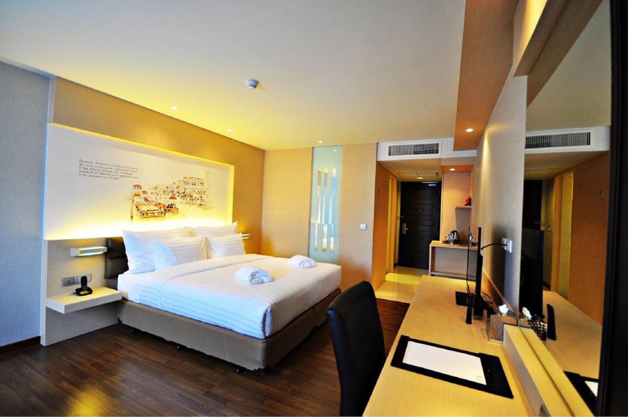 Parinda Hotel Bangkok Exterior photo
