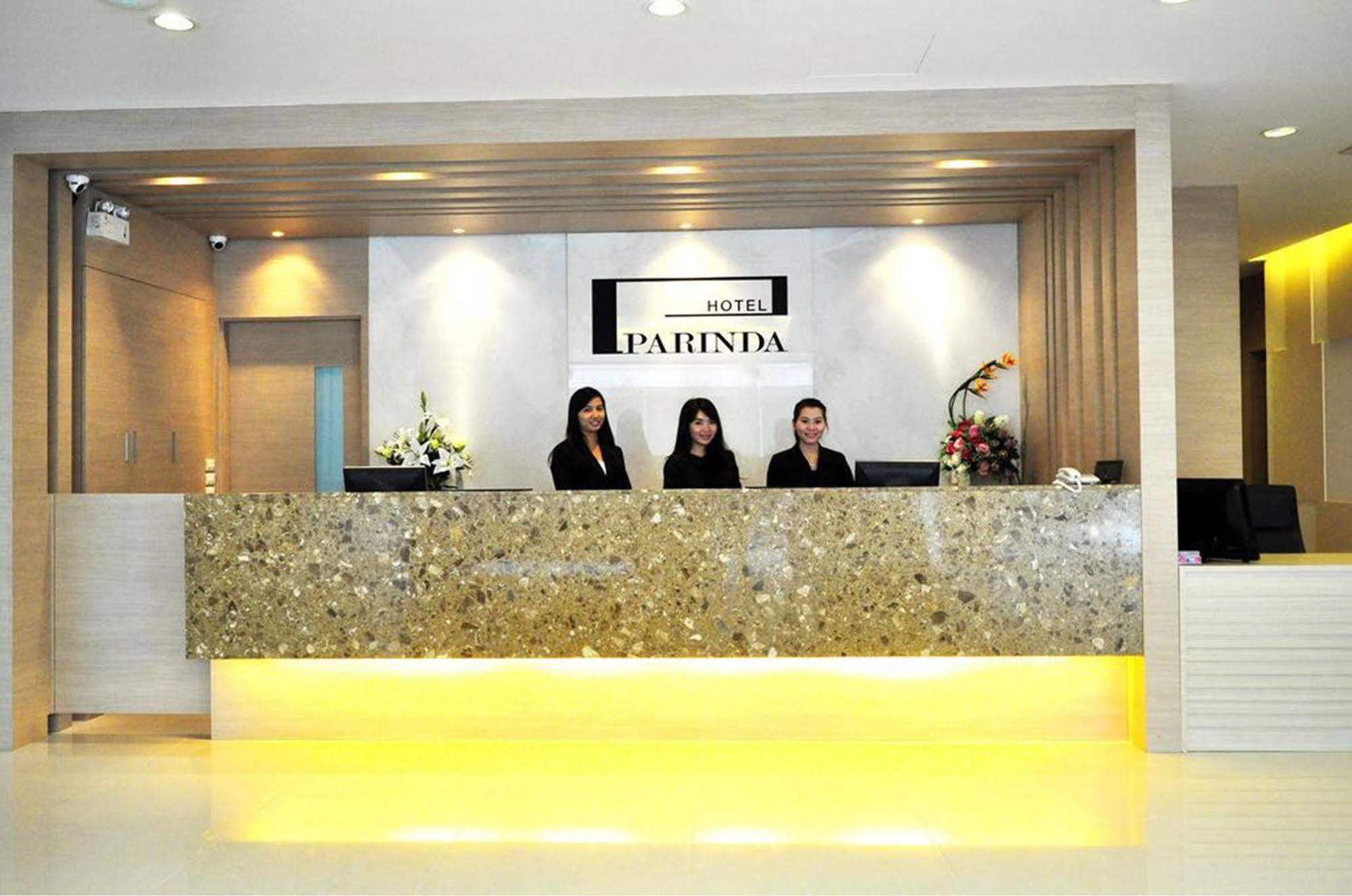 Parinda Hotel Bangkok Exterior photo